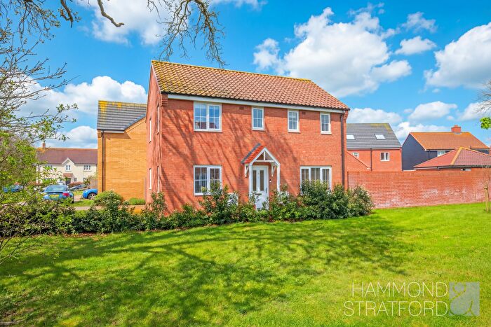 3 Bedroom Detached House For Sale In Fox Close, Hethersett, NR9