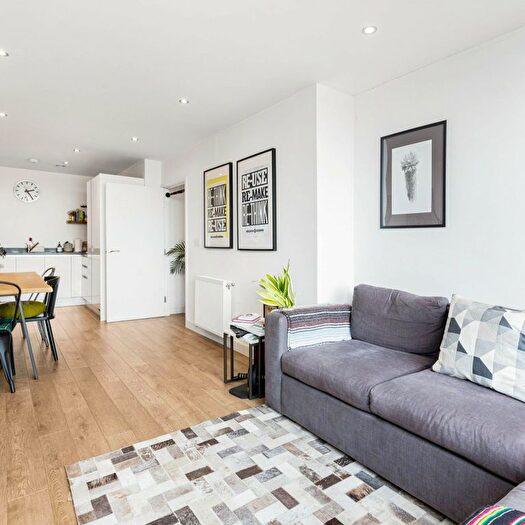 1 Bedroom Flat To Rent In Nicholson Square, London, E3