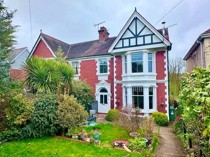 4 Bedroom Semi-Detached House To Rent In Glen Rise, Wainfelin Road, Pontypool, NP4