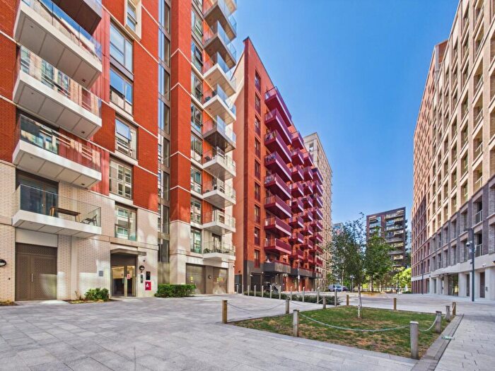 2 Bedroom Apartment To Rent In Malthouse Road, London, SW11