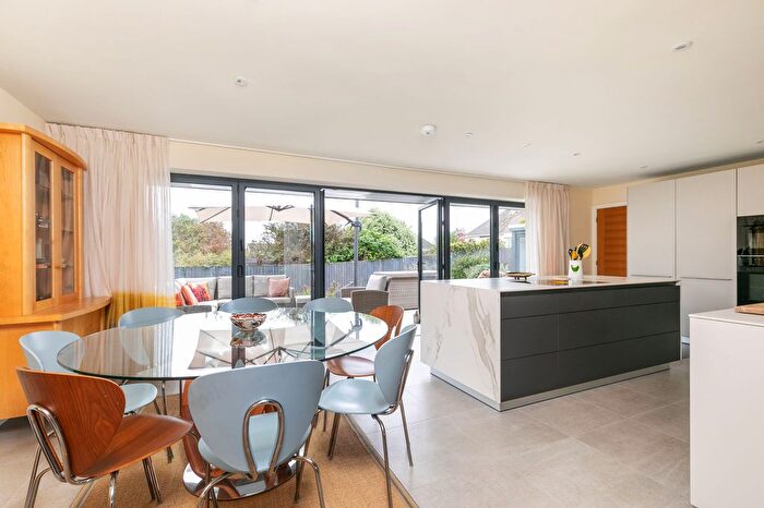 4 Bedroom Detached House For Sale In Oliver's Battery Road South, Winchester, SO22