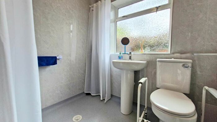 2 Bedroom Bungalow For Sale In Lincoln Road, Northborough, Peterborough, PE6