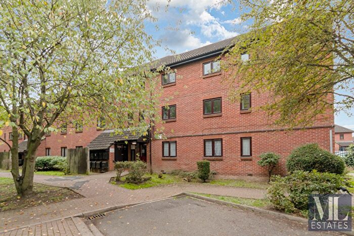 1 Bedroom Flat For Sale In Mitchellbrook Way, Neasden, NW10