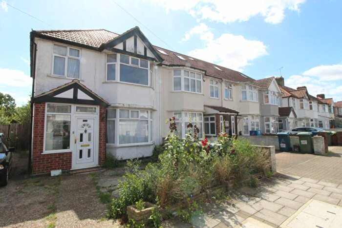 3 Bedroom Semi-Detached House To Rent In Shrewsbury Avenue, Harrow, HA3