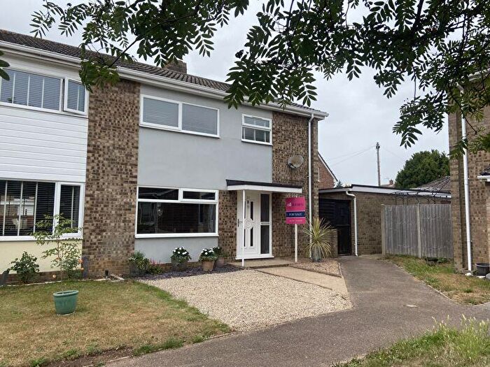 3 Bedroom Semi-Detached House For Sale In Mitre Close, Woolpit, IP30