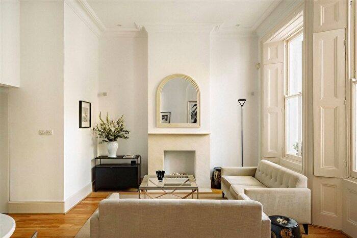 2 Bedroom Flat For Sale In Courtfield House, - Courtfield Gardens, Earls Court, SW5