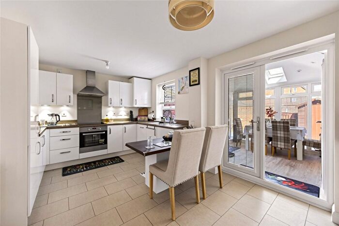 3 Bedroom Semi-detached House For Sale In Park Leaze, Coalpit Heath, Bristol, BS36