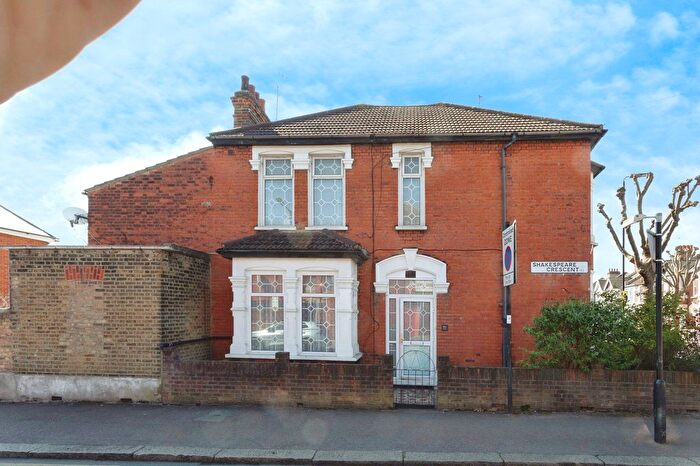 2 Bedroom Maisonette For Sale In Browning Road, Manor Park, London, E12
