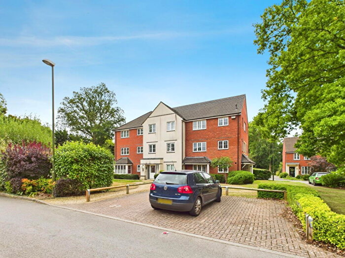 2 Bedroom Flat For Sale In Martindales, Southwater, RH13