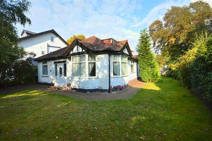 3 Bedroom Detached Bungalow To Rent In Harboro Road, Sale, M33