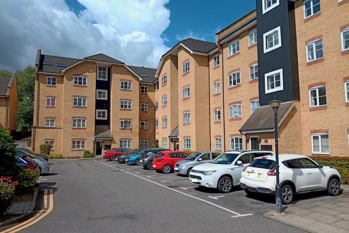 3 Bedroom Penthouse To Rent In Stephenson Wharf, Hemel Hempstead, Available Now, HP3