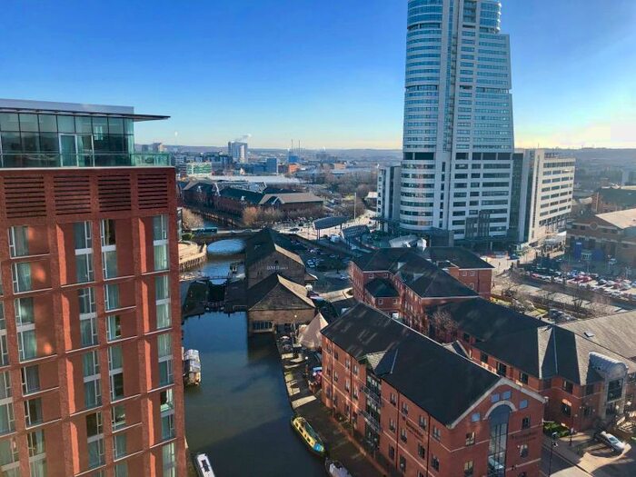 2 Bedroom Apartment To Rent In Candle House, Granary Wharf, Leeds, LS1