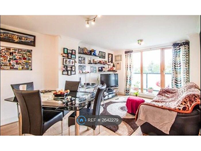 2 Bedroom Flat To Rent In Robsart Street, London, SW9