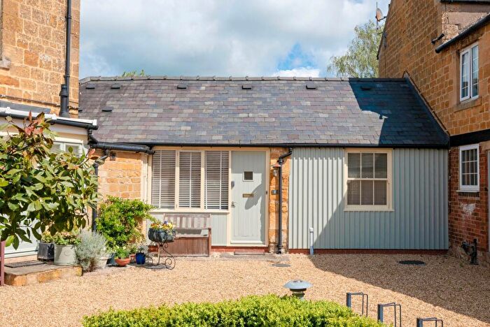 1 Bedroom Terraced House For Sale In London Road, Moreton-In-Marsh, GL56