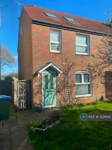 4 Bedroom Semi-Detached House To Rent In Wantley Hill Estate, Henfield, BN5