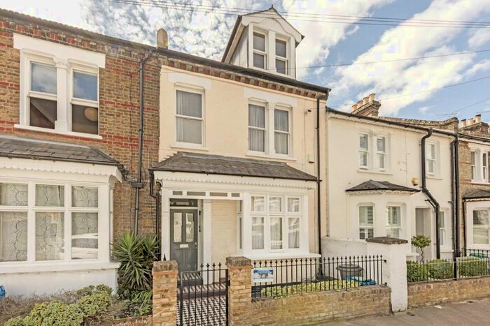 4 Bedroom Property To Rent In Northcote Road, St Margarets, Twickenham, TW1