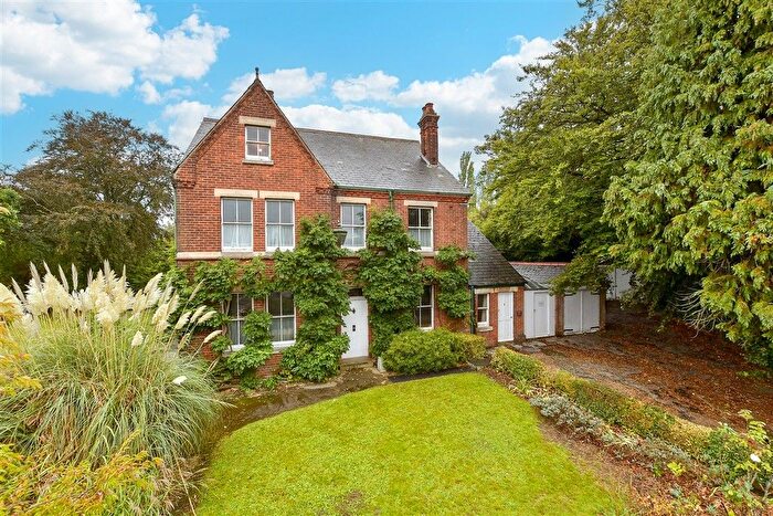 4 Bedroom Detached House For Sale In Sturry Hill, Sturry, Canterbury, Kent, CT2