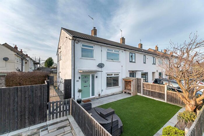 3 Bedroom End Of Terrace House For Sale In Coppice Wood Close, Guiseley, LS20