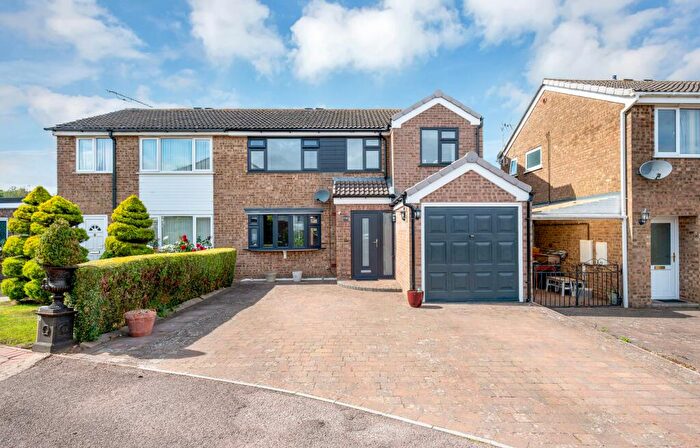 5 Bedroom Semi-Detached House For Sale In Welland Way, Oakham, LE15