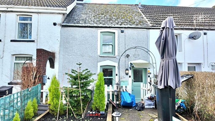 1 Bedroom House For Sale In Lewis Square, Abercanaid, CF48