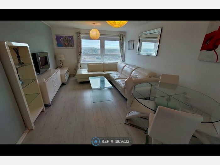 2 Bedroom Flat To Rent In Cathkinview Place, Glasgow, G42