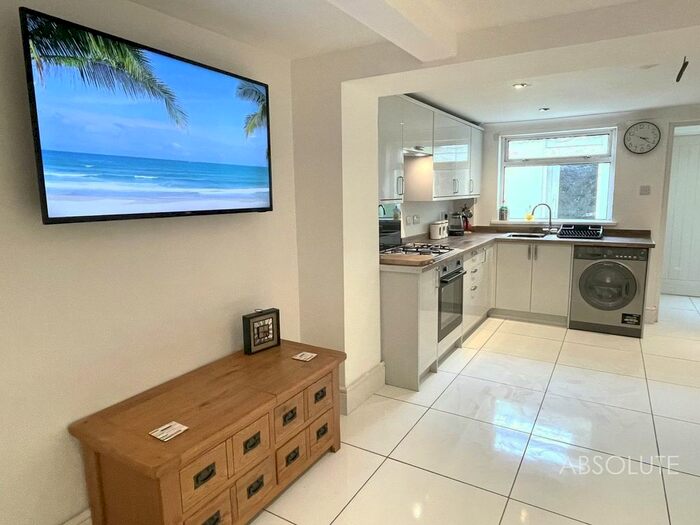 2 Bedroom Flat To Rent In Avenue Road, Torquay, TQ2