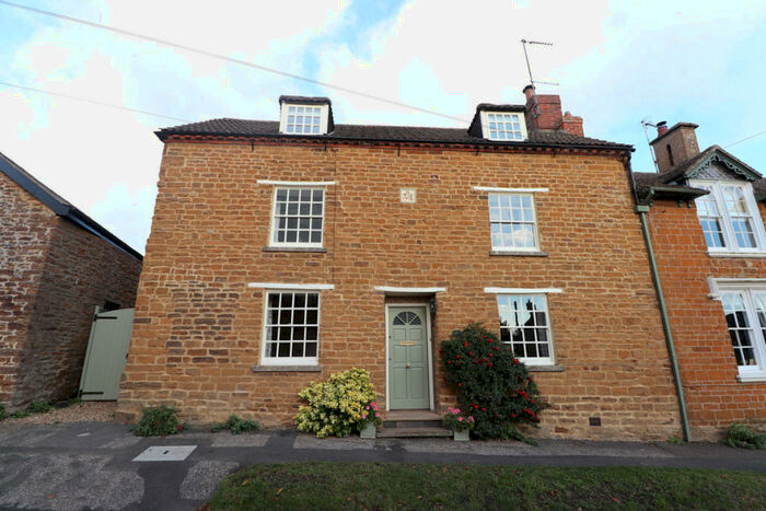 4 Bedroom Cottage For Sale In School Hill, Newnham, NN11