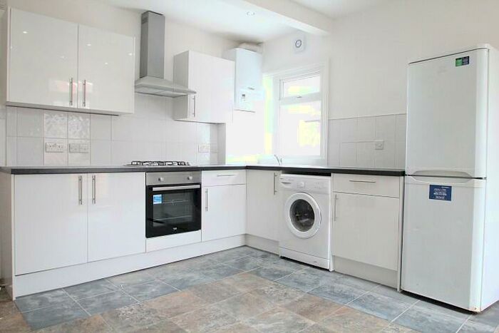 2 Bedroom Maisonette To Rent In Greenside Road, Croydon, CR0