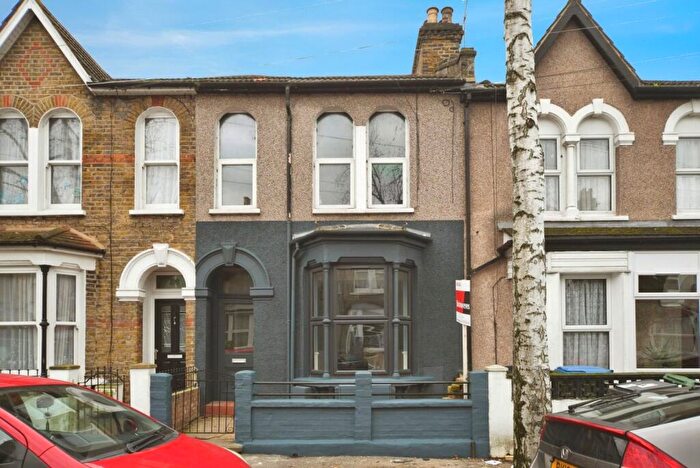 1 Bedroom Flat For Sale In Hazelwood Road, London, E17