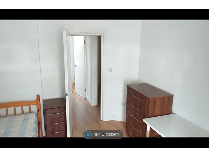 3 Bedroom Flat To Rent In Davenant Road, London, N19
