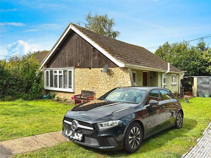 3 Bedroom Bungalow For Sale In Farm House Close, Barham, Canterbury, Kent, CT4