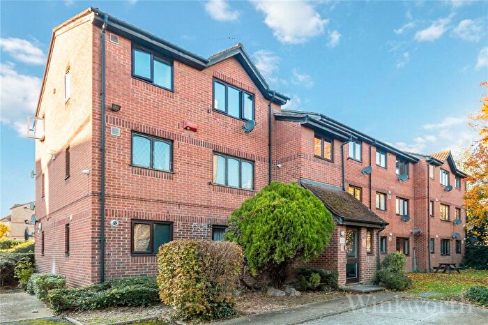 1 Bedroom Flat To Rent In Bridge Meadows, London, SE14