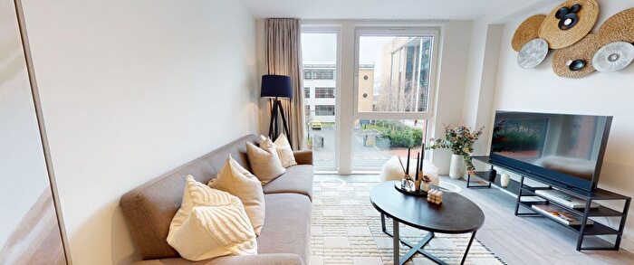 1 Bedroom Flat To Rent In Dumballs Road, Cardiff, CF10