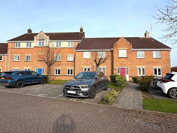 2 Bedroom Apartment For Sale In Kirkhill Grange, Westhoughton, Bolton, BL5