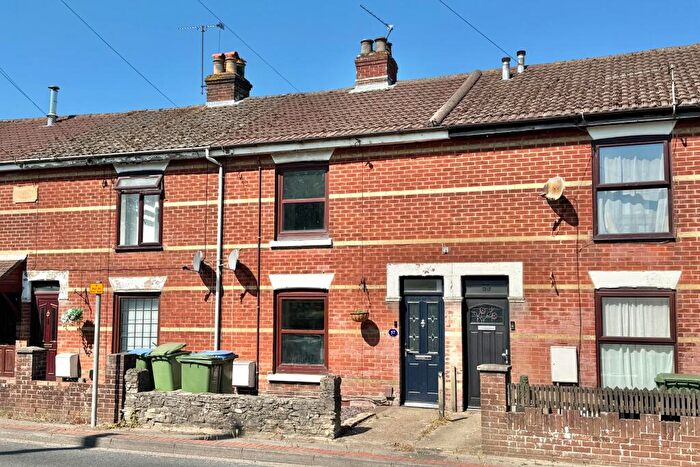 2 Bedroom Terraced House For Sale In Botley Road, Park Gate, SO31