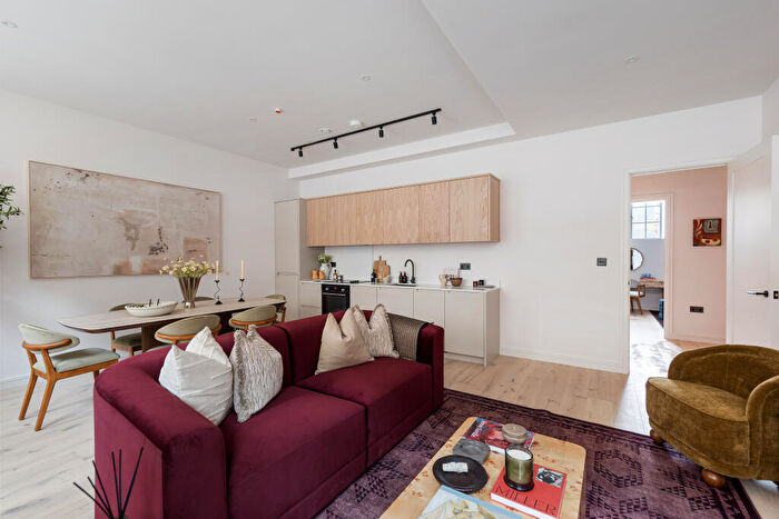 2 Bedroom Apartment For Sale In The Threadworks, Bethnal Green, E2