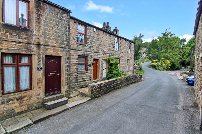 1 Bedroom Terraced House For Sale In Main Street, Ickornshaw, BD22