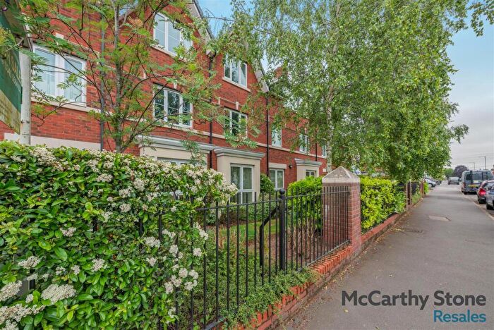 1 Bedroom Apartment For Sale In Poppy Court, Jockey Road, Sutton Coldfield, B73