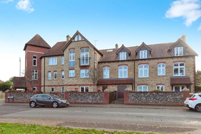2 Bedroom Apartment For Sale In Hanbury Court, Thetford, IP24