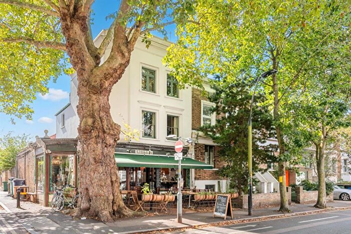 2 Bedroom Flat To Rent In Choumert Road, London, SE15