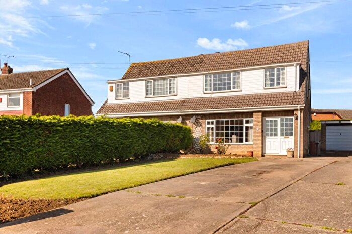 3 Bedroom Semi-Detached House For Sale In Bennett Drive, Winterton, Scunthorpe, North Lincolnshire, DN15