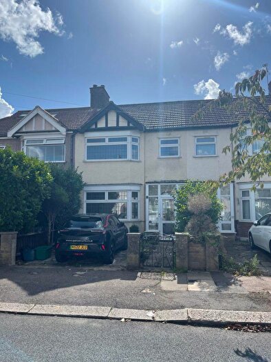 3 Bedroom Terraced House To Rent In Applegarth Drive, Newbury Park, Essex, IG2