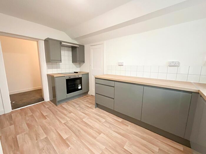 2 Bedroom Apartment To Rent In Cobham Road, Westcliff-on-Sea, SS0