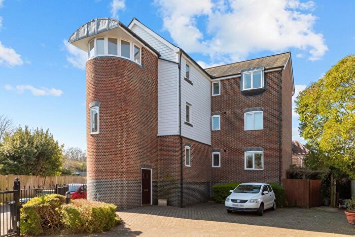2 Bedroom Flat For Sale In Pinwell Road, Lewes, East Sussex, BN7