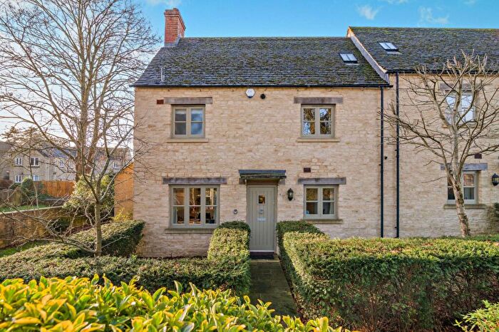 3 Bedroom End Of Terrace House For Sale In Querns Lane, Cirencester, Gloucestershire, GL7