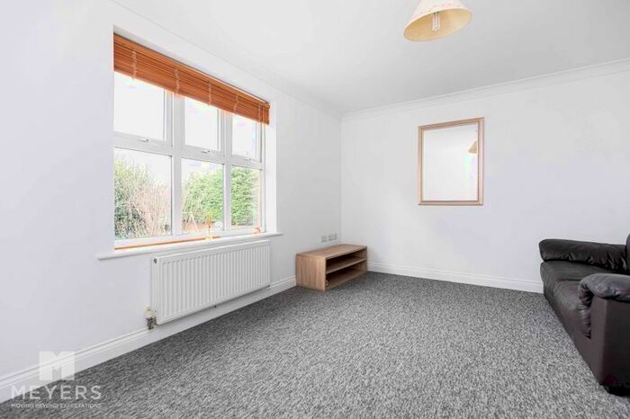 2 Bedroom Flat To Rent In Lavender Lodge, Castlemain Avenue, Southbourne, BH6