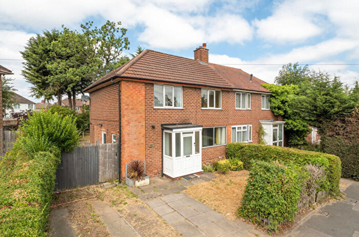 3 Bedroom Semi Detached House For Sale In Highters Heath Lane, Birmingham, West Midlands, B14