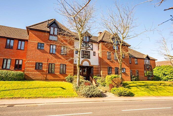 2 Bedroom Apartment To Rent In Station Road, Harpenden, Hertfordshire, AL5