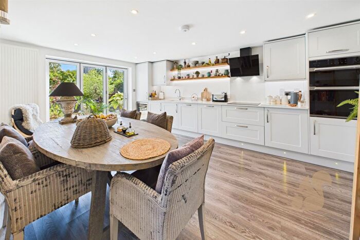 3 Bedroom Cottage For Sale In The Street, Little Waldingfield, CO10