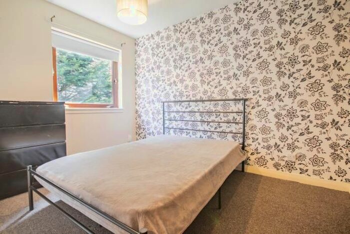 1 Bedroom Semi-Detached House To Rent In Drylaw House Gardens, Edinburgh, EH4